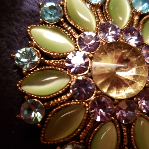 Pin - Picture 4 of 4